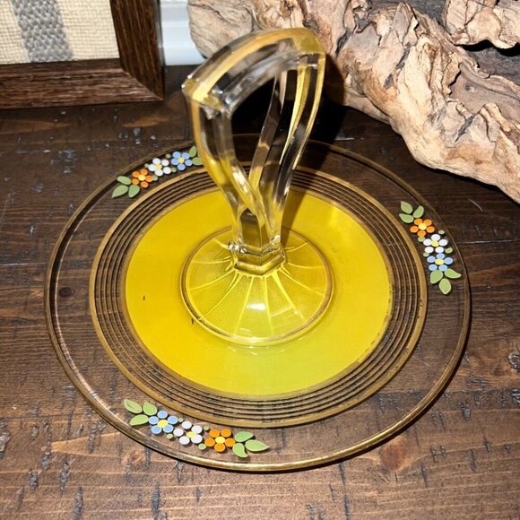 Vintage Westmoreland Yellow Glass Serving Tray Floral Design & Handle - Picture 3 of 9